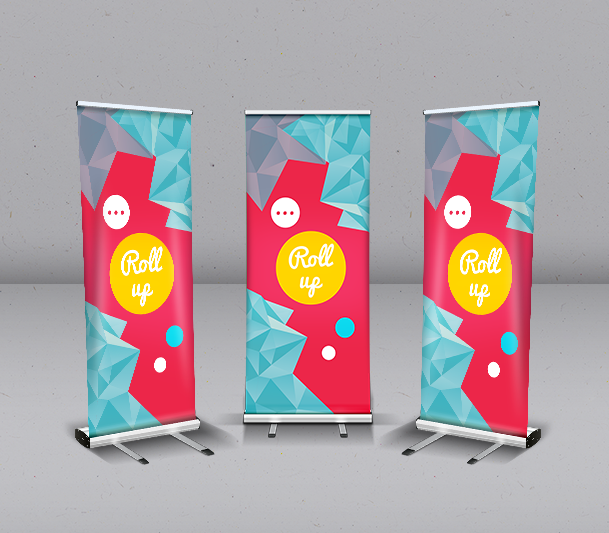 Devido à dimensão, o Banner Roll-Up garante a visibilidade da informação